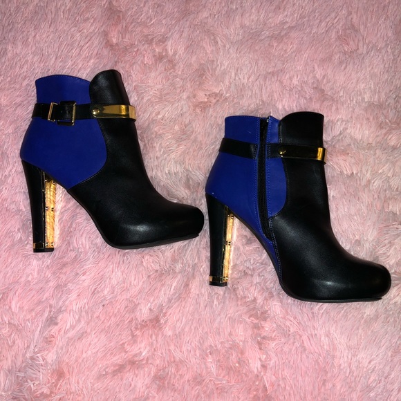 Shoe Dazzle Shoes - Shoe Dazzle “Editor” ankle boot